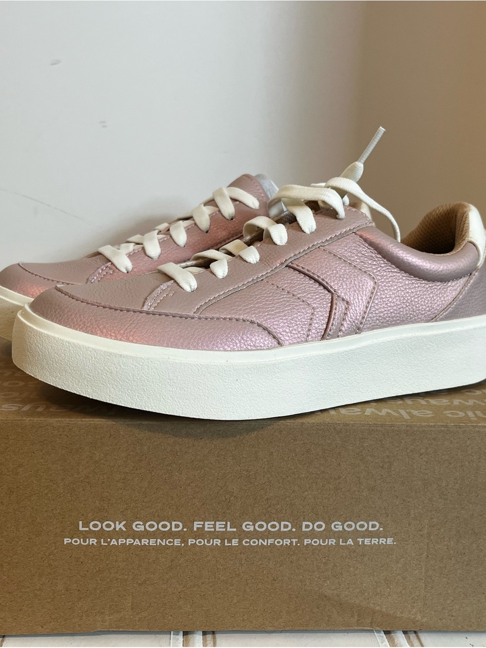 Dr.Scholl’s Madison Pink and White Low Top sneakers